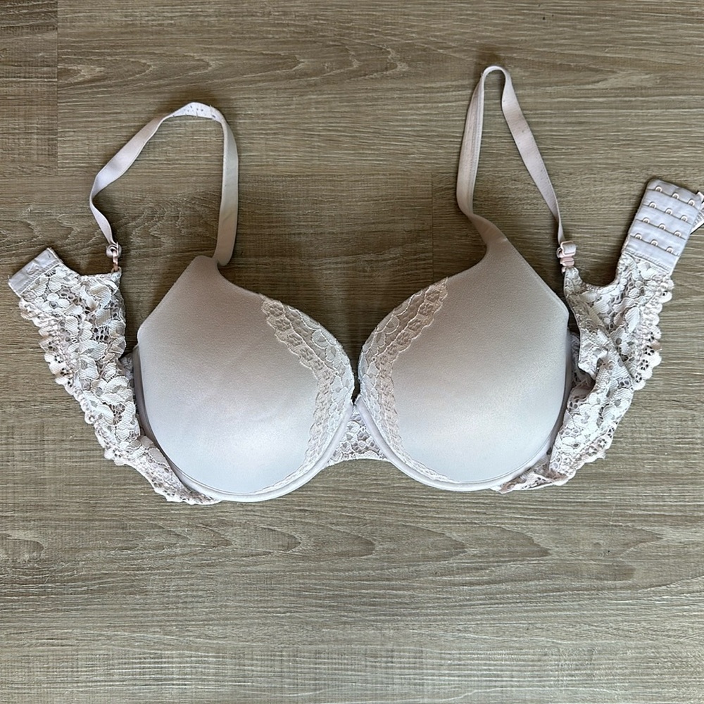 38DDD no push up underwire victoria’s secret bra